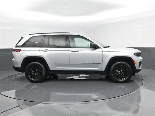 2024 Jeep Grand Cherokee Laredo