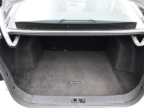 2021 Nissan Versa 1.6 SV