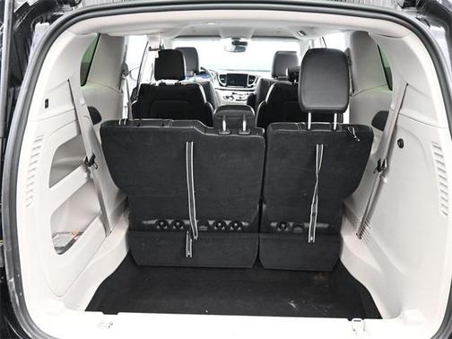 2023 Chrysler Pacifica Touring-L