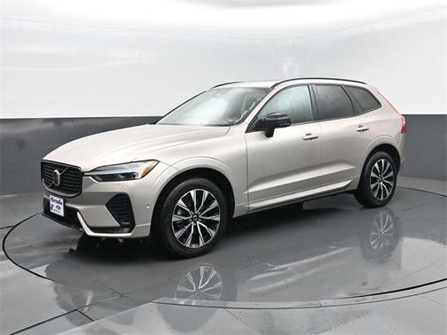 2023 Volvo XC60 B5 Plus Dark Theme