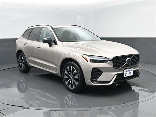 2023 Volvo XC60 B5 Plus Dark Theme