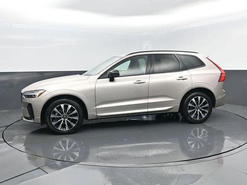 2023 Volvo XC60 B5 Plus Dark Theme