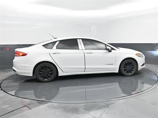2017 Ford Fusion Hybrid SE