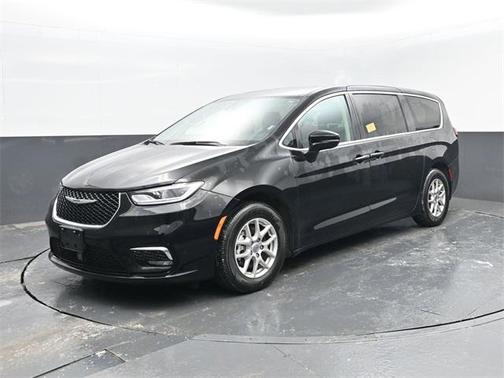 2024 Chrysler Pacifica Touring-L