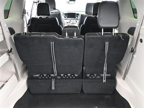 2024 Chrysler Pacifica Touring-L