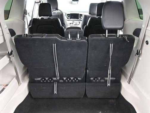 2024 Chrysler Pacifica Touring-L