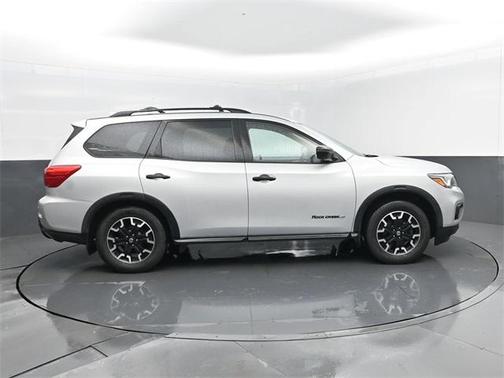 2019 Nissan Pathfinder SL