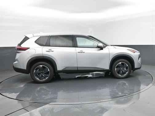 Brilliant Silver Metallic 2024 Nissan Rogue SV