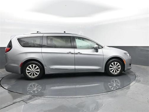 2018 Chrysler Pacifica Touring-L