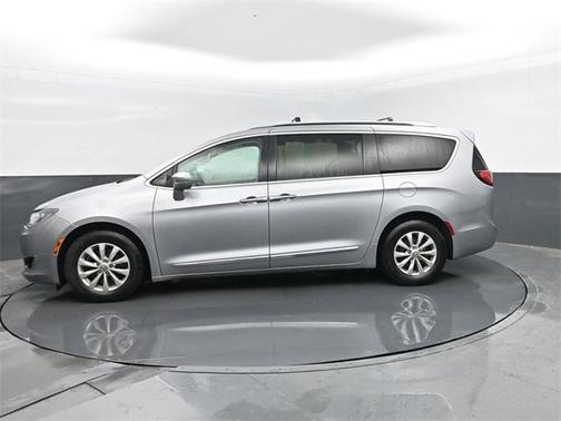 2018 Chrysler Pacifica Touring-L