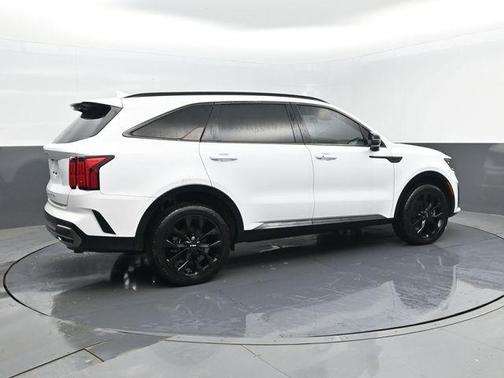 Glacial White Pearl 2022 Kia Sorento SX
