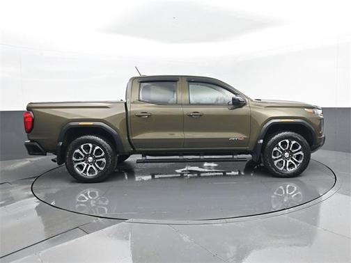 2024 GMC Canyon AT4