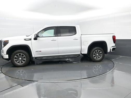 Summit White 2024 GMC Sierra 1500 AT4