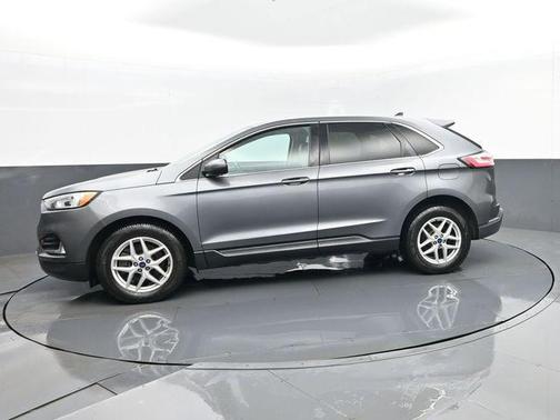 Gray Metallic 2022 Ford Edge SEL