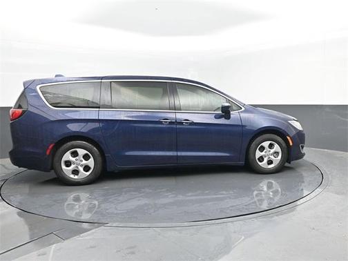 2018 Chrysler Pacifica Hybrid Touring Plus