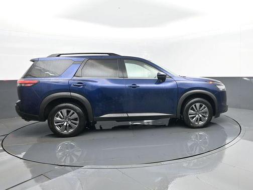 Deep Ocean Blue 2025 Nissan Pathfinder SV