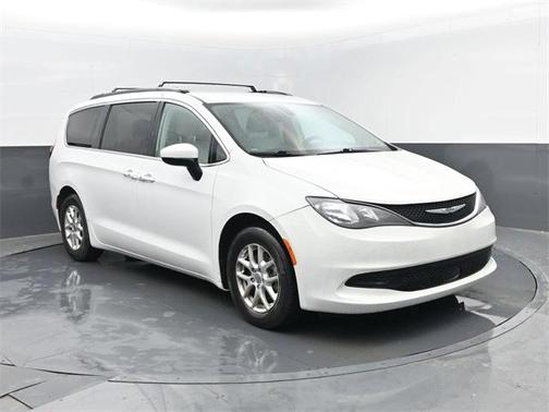 2021 Chrysler Voyager LXI