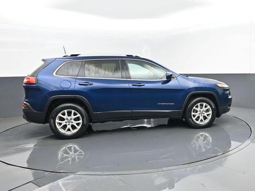 Patriot Blue Pearlcoat 2018 Jeep Cherokee Latitude