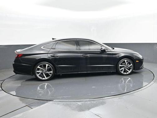 Phantom Black 2021 Hyundai SONATA SEL Plus