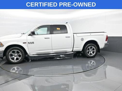 Bright White Clearcoat 2018 RAM 1500 Laramie