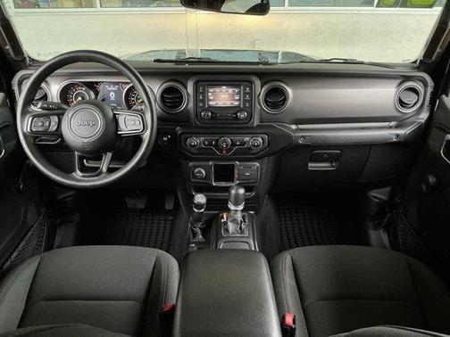 2021 Jeep Gladiator Sport