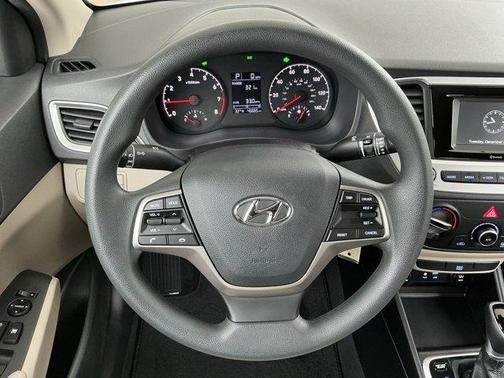 2022 Hyundai Accent SE