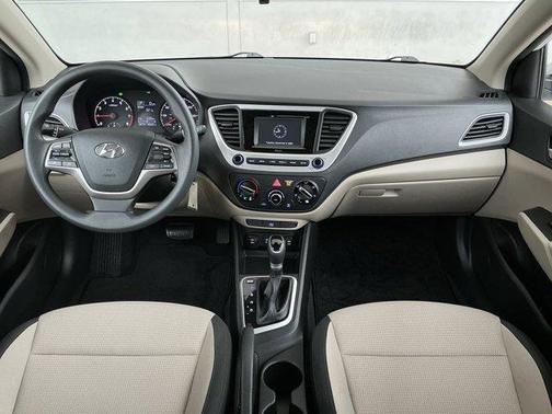 2022 Hyundai Accent SE