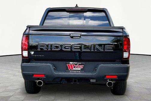 Crystal Black Pearl 2024 Honda Ridgeline RTL