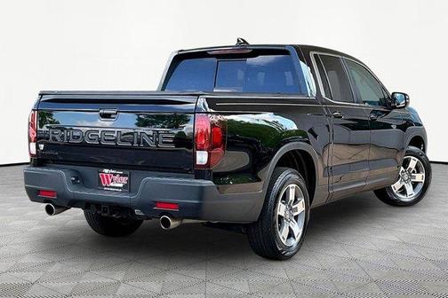 Crystal Black Pearl 2024 Honda Ridgeline RTL