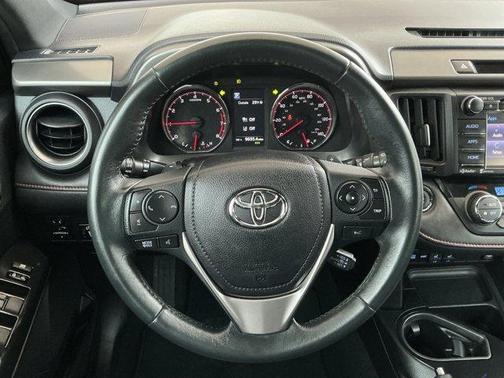 2017 Toyota RAV4 SE