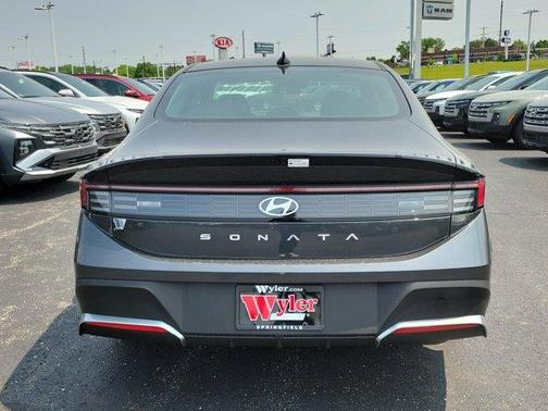 2025 Hyundai SONATA SE