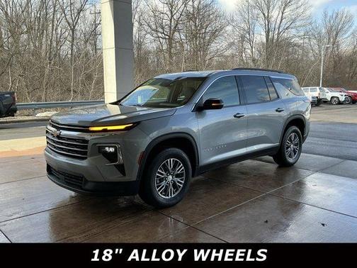 2025 Chevrolet Traverse LT