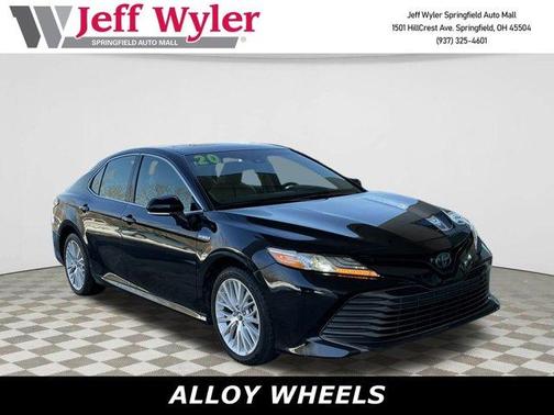 2020 Toyota Camry Hybrid XLE