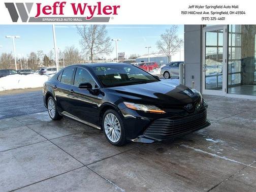 2020 Toyota Camry Hybrid XLE