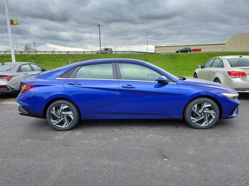 2025 Hyundai ELANTRA SEL Convenience