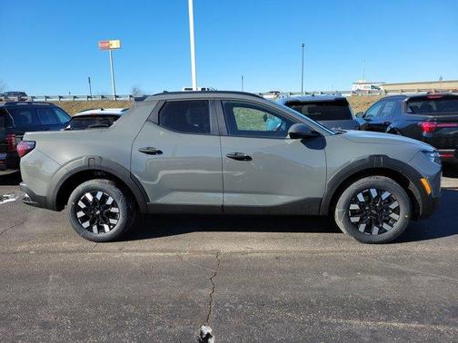 2026 Hyundai SANTA CRUZ SEL Activity