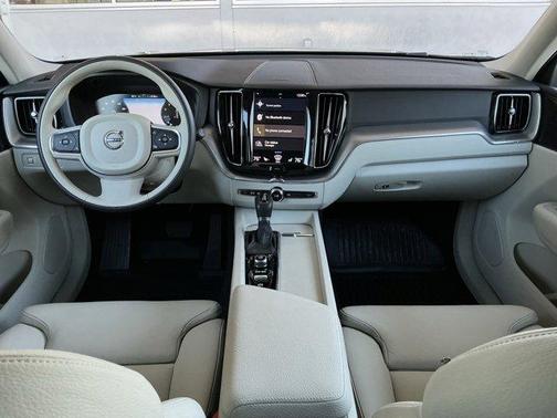 2019 Volvo XC60 T5 Momentum