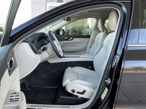 2019 Volvo XC60 T5 Momentum