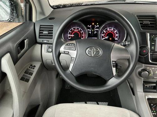 2013 Toyota Highlander Base Plus