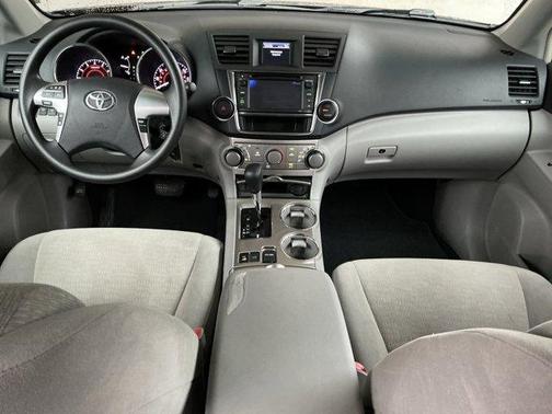 2013 Toyota Highlander Base Plus