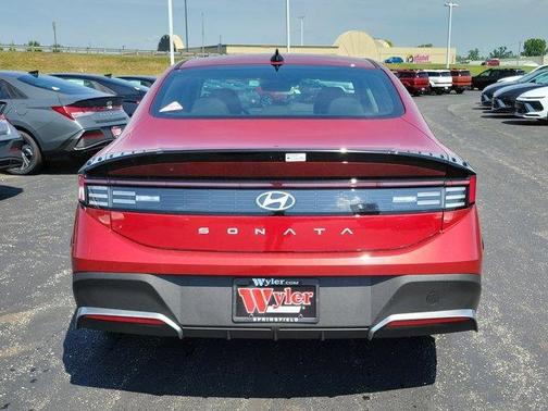 2025 Hyundai SONATA SE