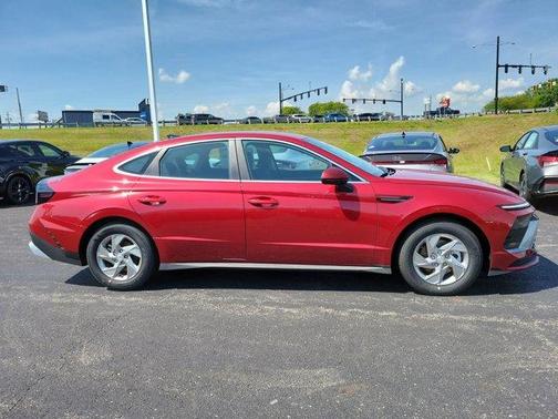 2025 Hyundai SONATA SE
