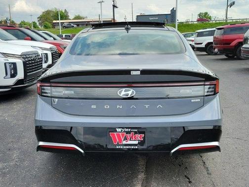 2025 Hyundai SONATA Hybrid Limited