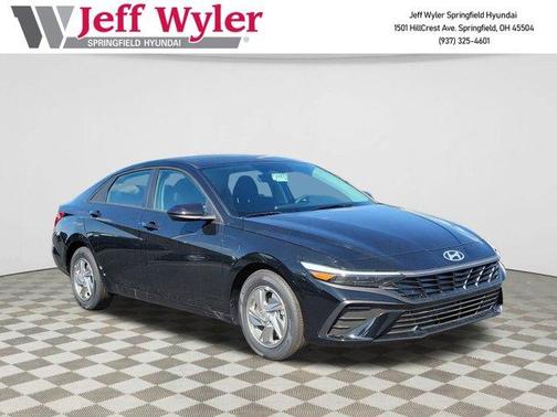 2025 Hyundai ELANTRA SE