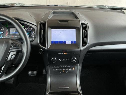 2020 Ford Edge SE