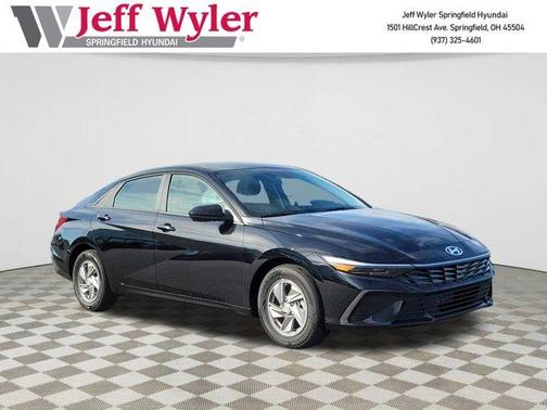 2025 Hyundai ELANTRA SE