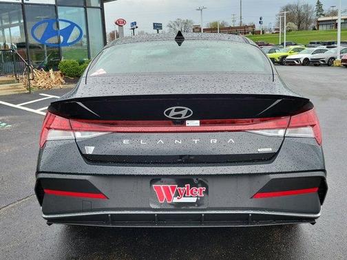 2025 Hyundai ELANTRA HEV SEL Sport