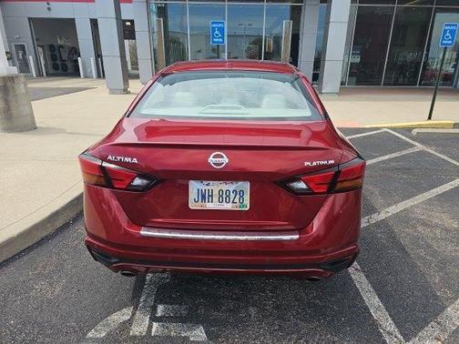 Scarlet Ember 2020 Nissan Altima 2.5 Platinum