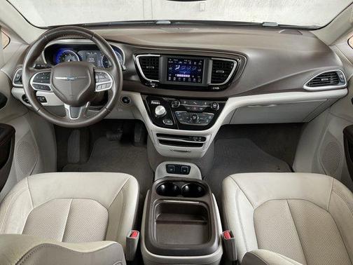2018 Chrysler Pacifica Touring-L
