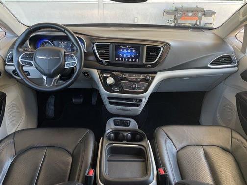 2018 Chrysler Pacifica Touring-L
